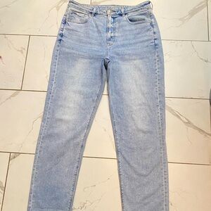 American Eagle High Rise Mom Straight Jean